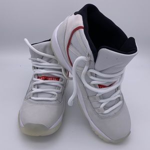 Air Jordan 11 Retro size 6.5Y 378038-016